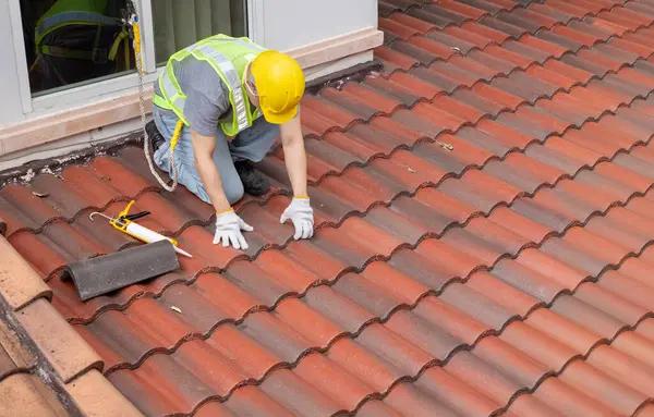 Emergency Roof Repair Services in Syracuse: What You Need to Know