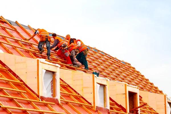 Local Roofing Services with Experienced Contractors