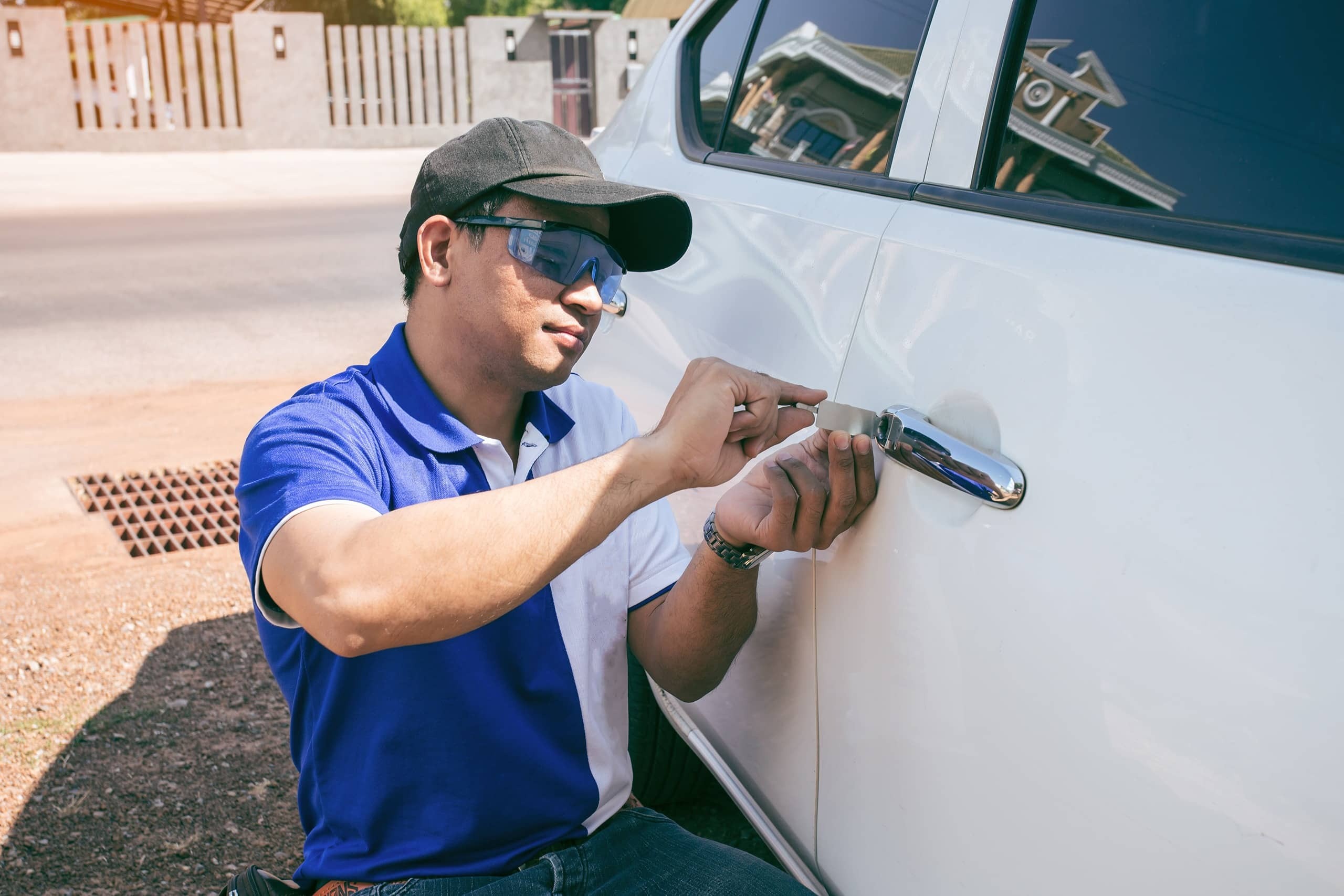 Essential Tips for Arranging a BMW car key replacement