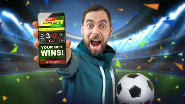 Enjoy Live Dealer Action through a trusted online casino Singapore Site for Casino Fans